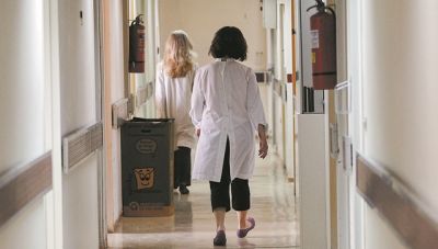 Η «μαύρη τρύπα» του ΕΣΥ: Τρομάζουν οι ελλείψεις σε γιατρούς και νοσηλευτές