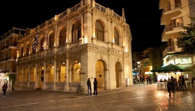 Φωταγωγείται η Λότζια για την Παγκόσμια Ημέρα Ηπατίτιδας