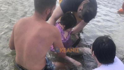 Διάσωση τουρίστριας στις Γούρνες - Κόντεψε να πνιγεί στη θάλασσα (ΒΙΝΤΕΟ)