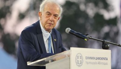 Παρών στα εγκαίνια των γηπέδων στον Καρτερό ο Βασίλης Λαμπρινός
