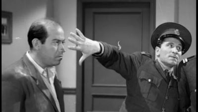 «Να!»: Η ιστορία της μούντζας