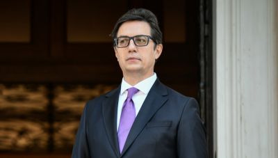 Ο πρόεδρος της Β. Μακεδονίας κατηγορεί τη Βουλγαρία ότι εκβιάζει και θέλει να ταπεινώσει τη χώρα