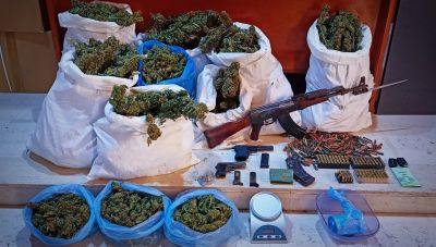 Ρέθυμνο: Απ' όλα είχε ο...μπαξές δύο αδερφών που συνελήφθησαν στο Μυλοπόταμο (φωτό)