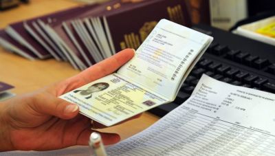 Δέκα συλλήψεις στο αεροδρόμιο Ηρακλείου με πλαστά ταξιδιωτικά έγγραφα