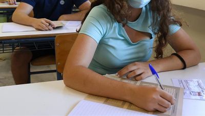 Πανελλαδικές: «Πρεμιέρα» με Νεοελληνική Γλώσσα και Λογοτεχνία για τους μαθητές των ΓΕΛ