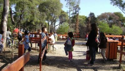 ΟΑΕΔ: Άρχισαν οι αιτήσεις για το Κατασκηνωτικό Πρόγραμμα 2022