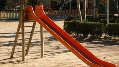 Κόπηκε το δάχτυλο 8χρονης ενώ έκανε τσουλήθρα σε παιδική χαρά