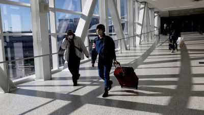 Κορωνοϊός: Χωρίς μάσκα σε αεροπλάνα και αεροδρόμια από 16 Μαΐου οι Ευρωπαίοι