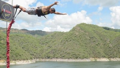 Πήδηξε από τα 40 μέτρα με bungee jumping- Tο σχοινί δεν ήταν δεμένο (βίντεο)