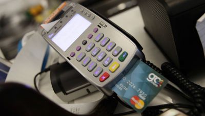 Διασύνδεση ταμειακών με POS για τον περιορισμό της φοροδιαφυγής