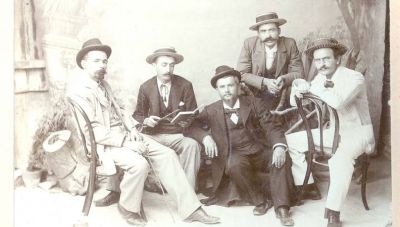 Ο κύριος που διάβαζε το βιβλίο σαν να ’ταν παρτιτούρα