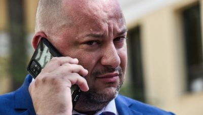 Σοβαρό τροχαίο για τον δικηγόρο της οικογένειας της σπιτονοικοκυράς της Ρούλας