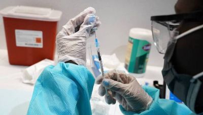 Το αντιγριπικό εμβόλιο μειώνει και τον κίνδυνο σοβαρής νόσησης από κορωνοϊό