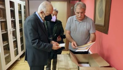 Ολόκληρη η βιβλιοθήκη Σεφέρη στη Βικελαία Δημοτική