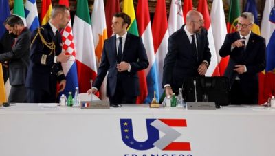 Μακρόν: Μη ρεαλιστική η άμεση έναρξη ενταξιακών διαπραγματεύσεων με την Ουκρανία