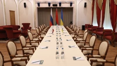 Συνεχίζονται οι διαπραγματεύσεις Ρωσίας και Ουκρανίας- Η έκκληση Ζελένσκι στον Σολτς