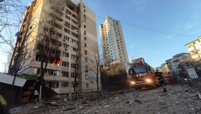 Ουκρανία: Χτυπήθηκε δωδεκαόροφη πολυκατοικία στο Κίεβο- Σήμερα η συνέχεια των συνομιλιών