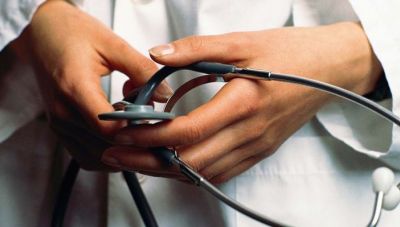 Ηράκλειο: Διαμαρτυρία των ιατρών για το κόψιμο της συνταγογράφησης των ανασφάλιστων- Παρέμβαση στη Βουλή