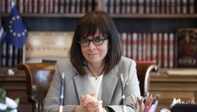 Κατερίνα Σακελλαροπούλου: Είμαστε στο πλευρό των ομογενών της Ουκρανίας