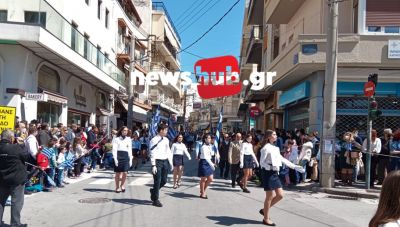 Παρουσία πλήθους κόσμου και με ανοιξιάτικο καιρό η μαθητική παρέλαση στο Ηράκλειο