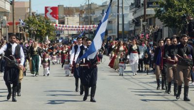 Πλήθος κόσμου στην παρέλαση στο Γάζι
