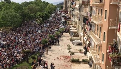 Πως θα κάνουμε Πάσχα- Τι θα γίνει με τις μάσκες και τα πιστοποιητικά εμβολιασμού