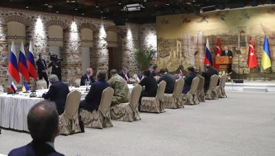 Προσγείωση από Μόσχα για τις διαπραγματεύσεις- Προειδοποίηση στο ΝΑΤΟ