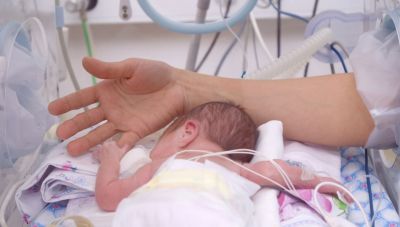 Αεροδιακομιδή από τη Ρόδο στο Ηράκλειο ενός νεογέννητου κοριτσιού