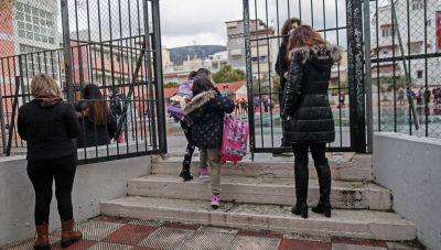 Επί τάπητος η μείωση των self tests στους μαθητές