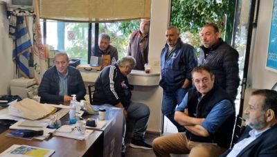 Στο γκαράζ του Δήμου Ηρακλείου ο Σωκράτης Βαρδάκης- Συζήτηση με τους εργαζόμενους