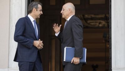Πολιτικός σεισμός μετά την αποκάλυψη από το «Βήμα της Κυριακής» της παρακολούθησης Δένδια