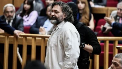 Ένταση στη δίκη της Χρυσής Αυγής με τον Γιάννη Λαγό: «Είστε ανάξιοι να δικάσετε, είστε ανθρωπάκια»
