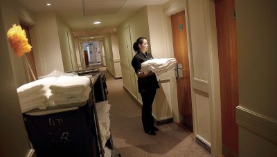 Ηράκλειο: Η συνάντηση που θα καθορίσει το μέλλον του... επιδόματος ανεργίας για τους ξενοδοχοϋπαλλήλους