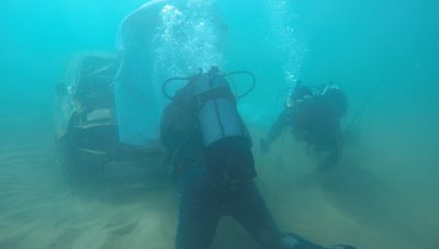 Από αυτοκίνητα ως ένα… ATM άφησε η πρόσφατη κακοκαιρία στον βυθό της Αγ. Πελαγίας (φωτό)