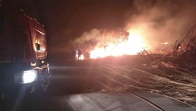 Μεσαρά: Φωτιά σε καλάμια στην περιοχή Αφραθιά Τυμπακίου