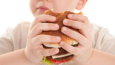 Παιδική παχυσαρκία: Θλιβερή πρωτιά για την Ελλάδα