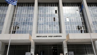 Στη Βουλή η συμπληρωματική ρύθμιση για το κόμμα Κασιδιάρη-Οι συνταγματολόγοι αδειάζουν τον Τζανερίκο