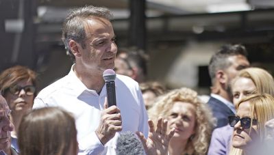Μητσοτάκης: Παρουσιάζει το κυβερνητικό πρόγραμμα της ΝΔ