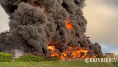Τεράστια φωτιά στην Κριμαία από επίθεση drone σε δεξαμενές πετρελαίου