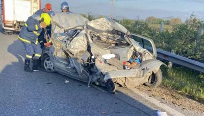Τρίκαλα: Δυο νεκροί μετά από τροχαίο δυστύχημα στο Πετρωτό