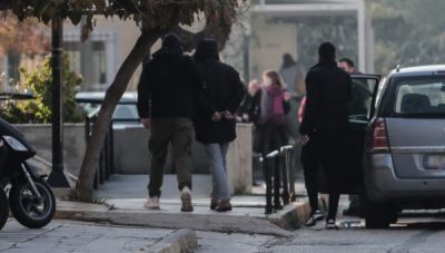 Σεπόλια: «Έμπαινε η 12χρονη σε καταστήματα και έκλειναν τα ρολά» – Μαρτυρίες που σοκάρουν