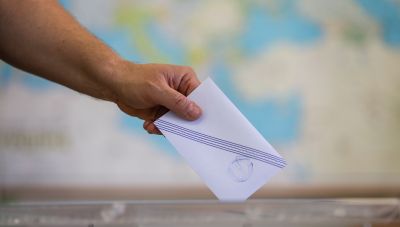 Δημοσκόπηση: Έξι στους δέκα θέλουν δεύτερες εκλογές – Το προφίλ των αναποφάσιστων