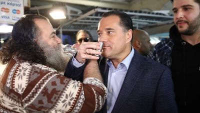 Στη Βαρβάκειο ο Άδωνις: Έκανε υτοψία για τα σαρακοστιανά-«20% κάτω οι τιμές από πέρσι»