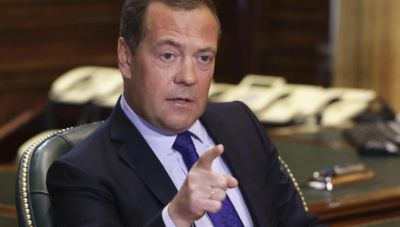Μεντβέντεφ: «Όλη η Ουκρανία θα καεί» 