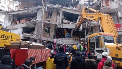 Πολλές εκατοντάδες οι νεκροί σε Τουρκία και Συρία από το σεισμό-Χιλιάδες οι τραυματίες (βίντεο)