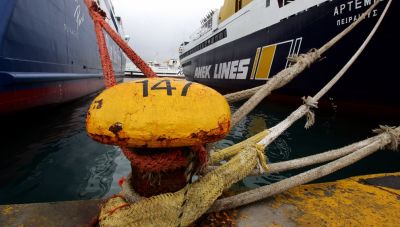 Δεμένα και σήμερα τα πλοία στα λιμάνια λόγω της απεργίας της ΠΝΟ