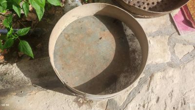 Το κόσκινο, ο βολίστας και η Κνισσάρα