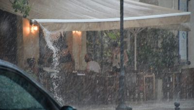 Καιρός: Αλλάζει το σκηνικό τη Δευτέρα με βροχές, καταιγίδες και χιονοπτώσεις
