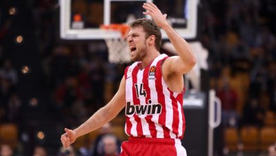 Βεζένκοβ: «Οι Αγγελόπουλοι έδειξαν πως με νιώθουν κομμάτι του Ολυμπιακού»