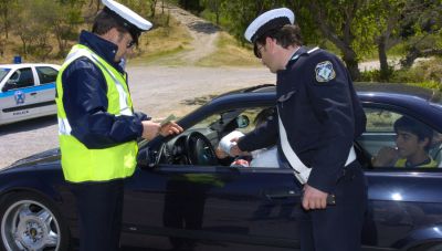 Κρήτη: Συνεχίζουν οι οδηγοί να τρέχουν, να μην φορούν κράνος και ζώνη
